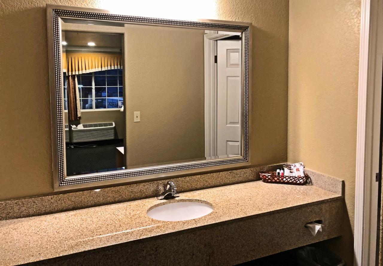 Lake Point Lodge Clearlake Oaks ภายนอก รูปภาพ
